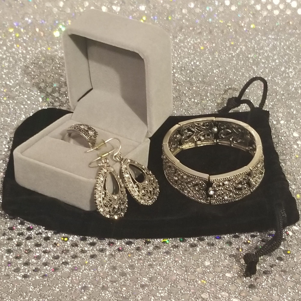 3 Piece Elegant Matching Jewelry Set